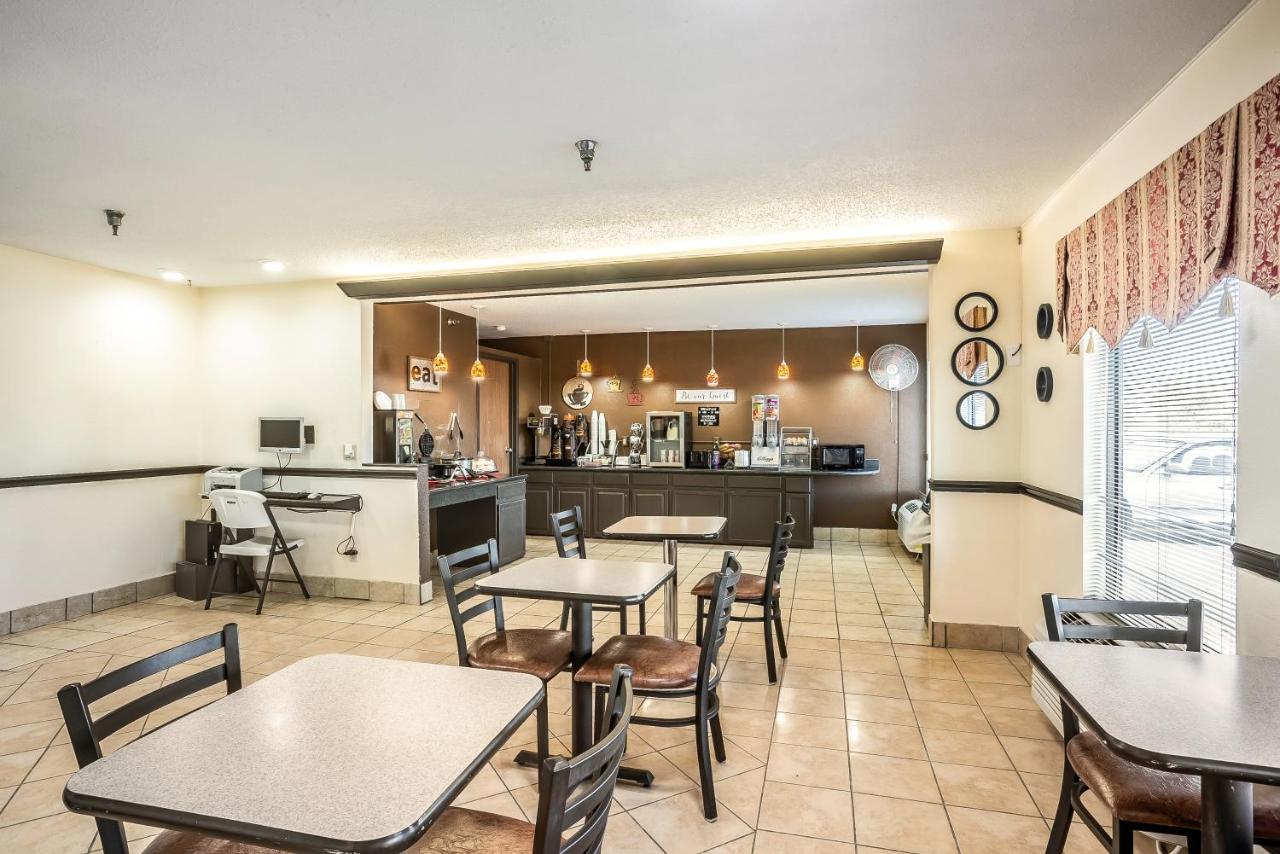 Super 8 By Wyndham Galesburg Otel Dış mekan fotoğraf